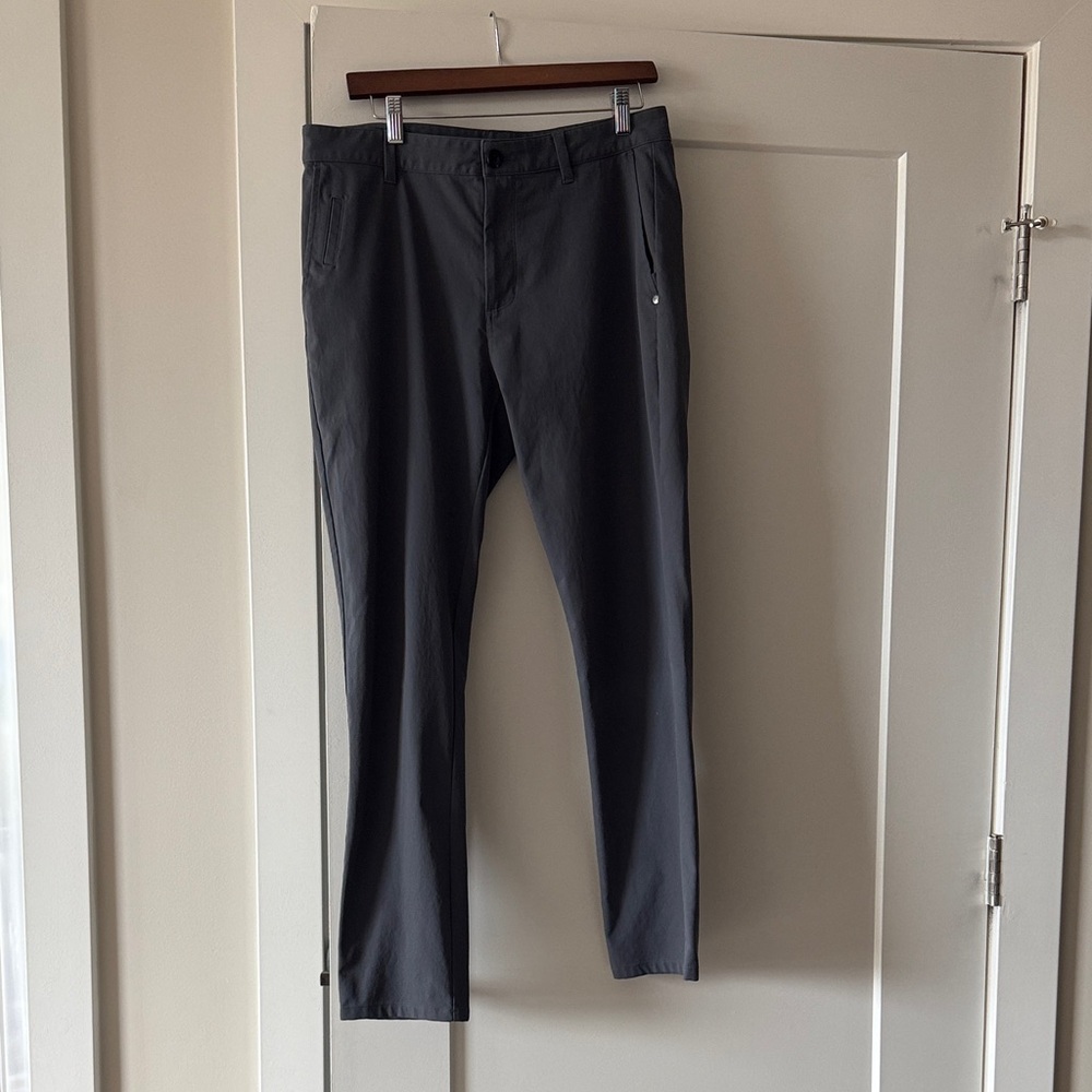 Men's Vuori Cascade Tech Chino Slim Fit Charcoal Gray Pant 32/32L